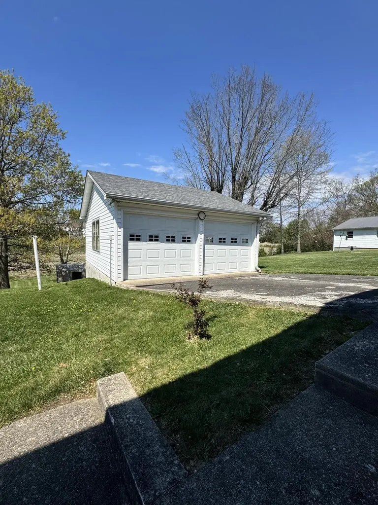 612 Elizabeth Court Harrodsburg KY 40330