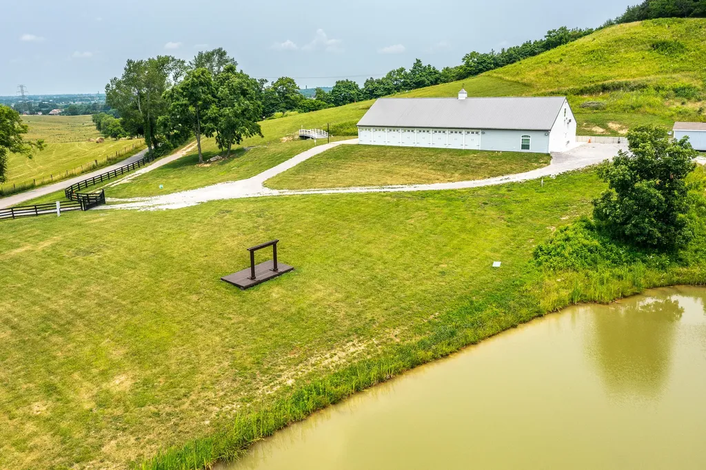 54 Burdette Knob Road Lancaster KY 40444