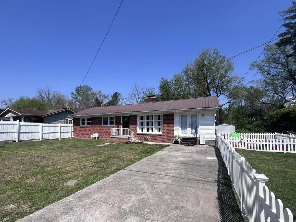 1200 W Chester Avenue Middlesboro KY 40965