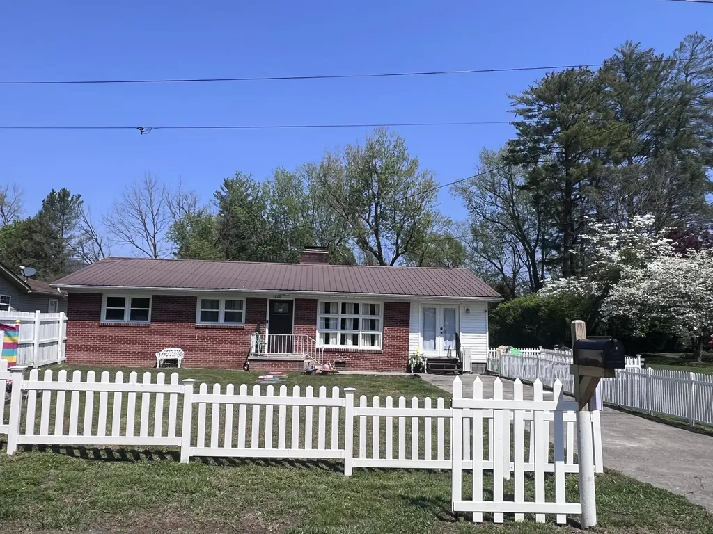 1200 W Chester Avenue Middlesboro KY 40965