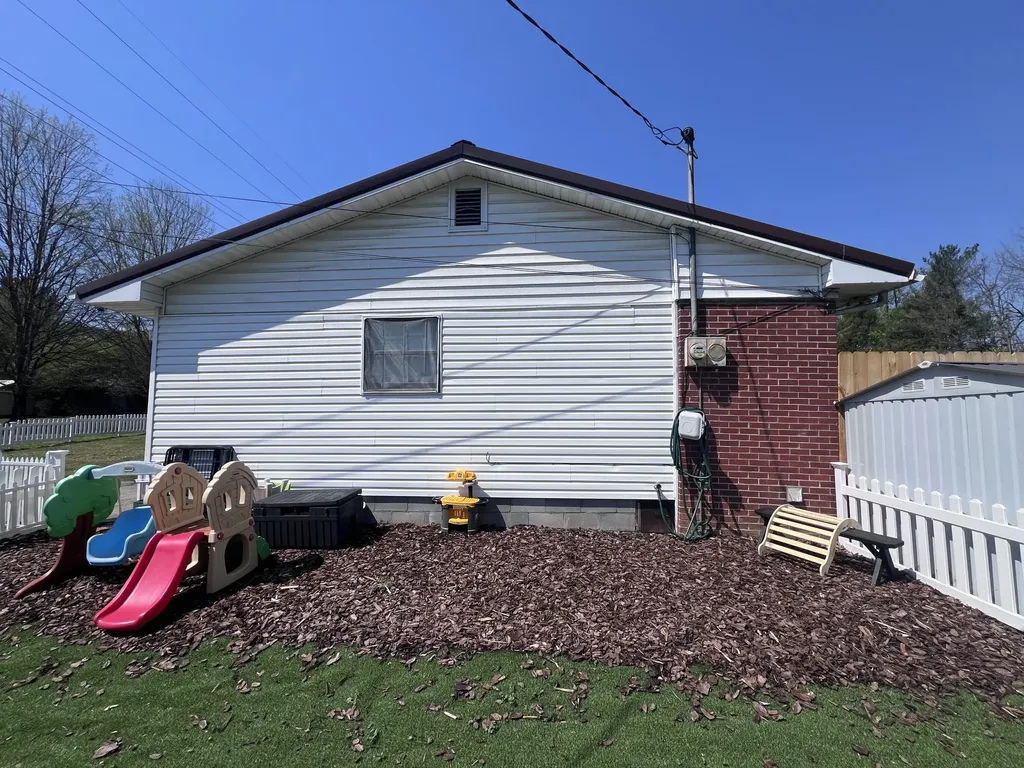 1200 W Chester Avenue Middlesboro KY 40965