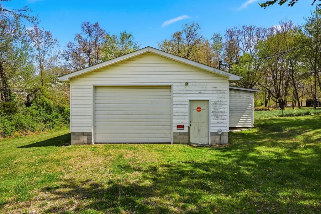 410 College Hill Road Waco KY 40385