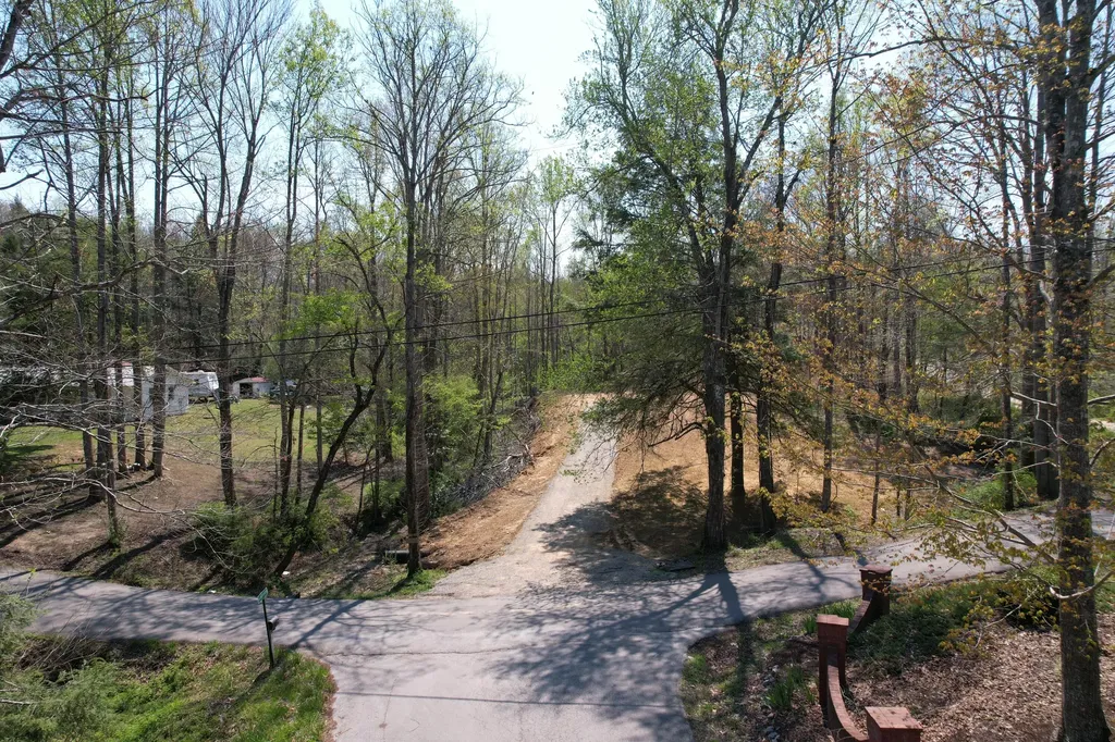 51 Valley Road Stearns KY 42647