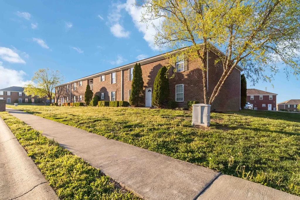 2021 Willow Drive Richmond KY 40475