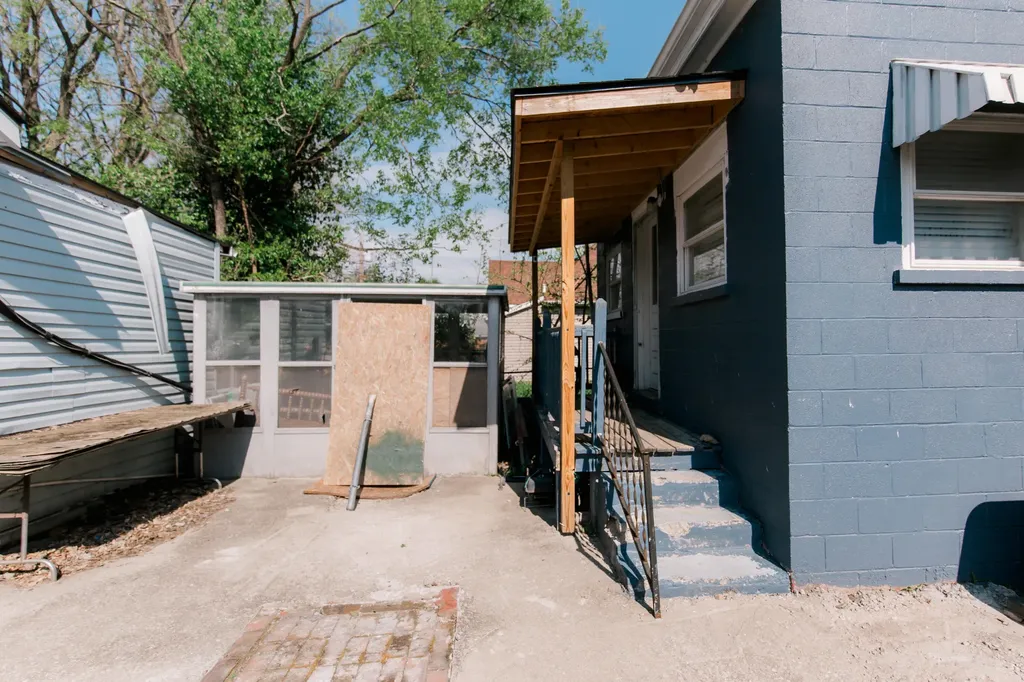 374 E Third Street Lexington KY 40508