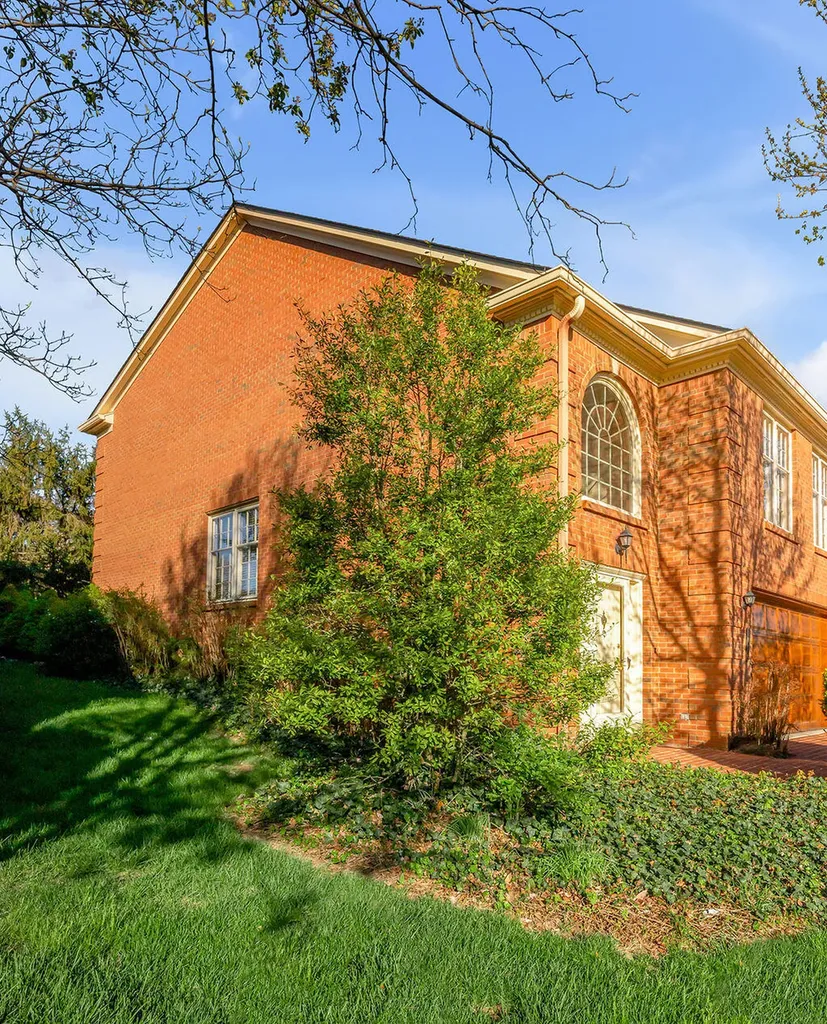 1056 Taborlake Drive Lexington KY 40502