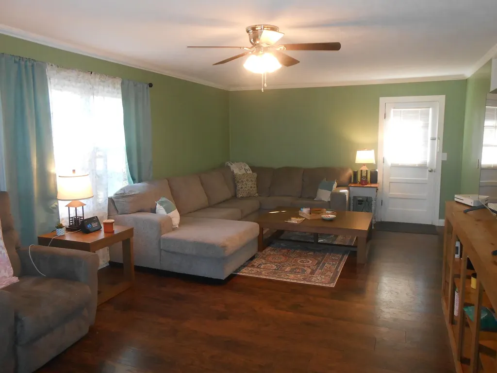 145 Tabor Road Jeffersonville KY 40337
