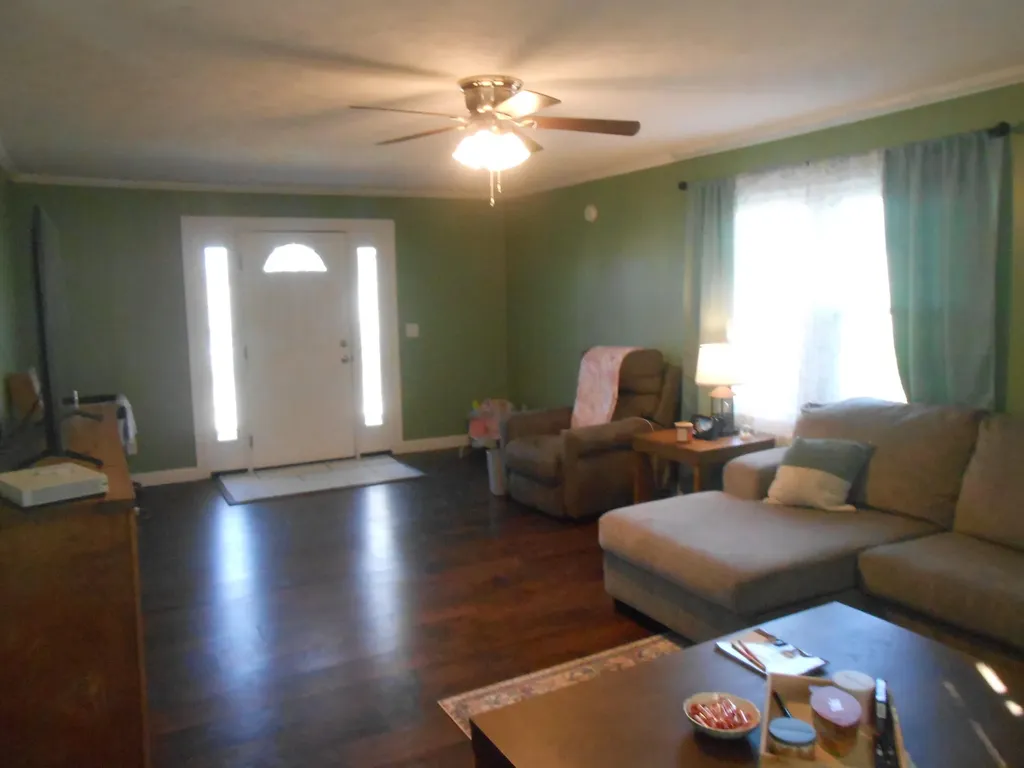 145 Tabor Road Jeffersonville KY 40337