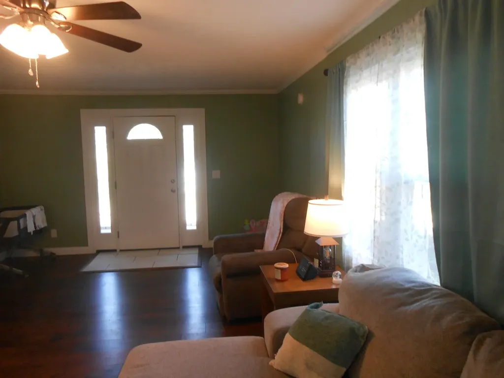 145 Tabor Road Jeffersonville KY 40337