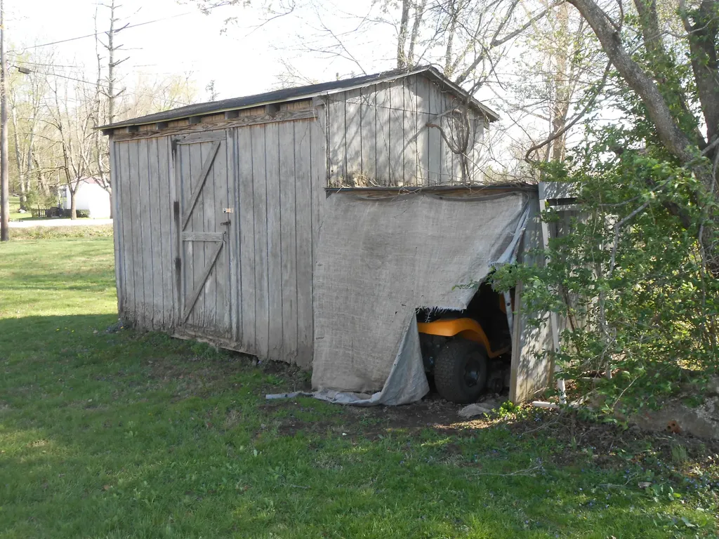 145 Tabor Road Jeffersonville KY 40337