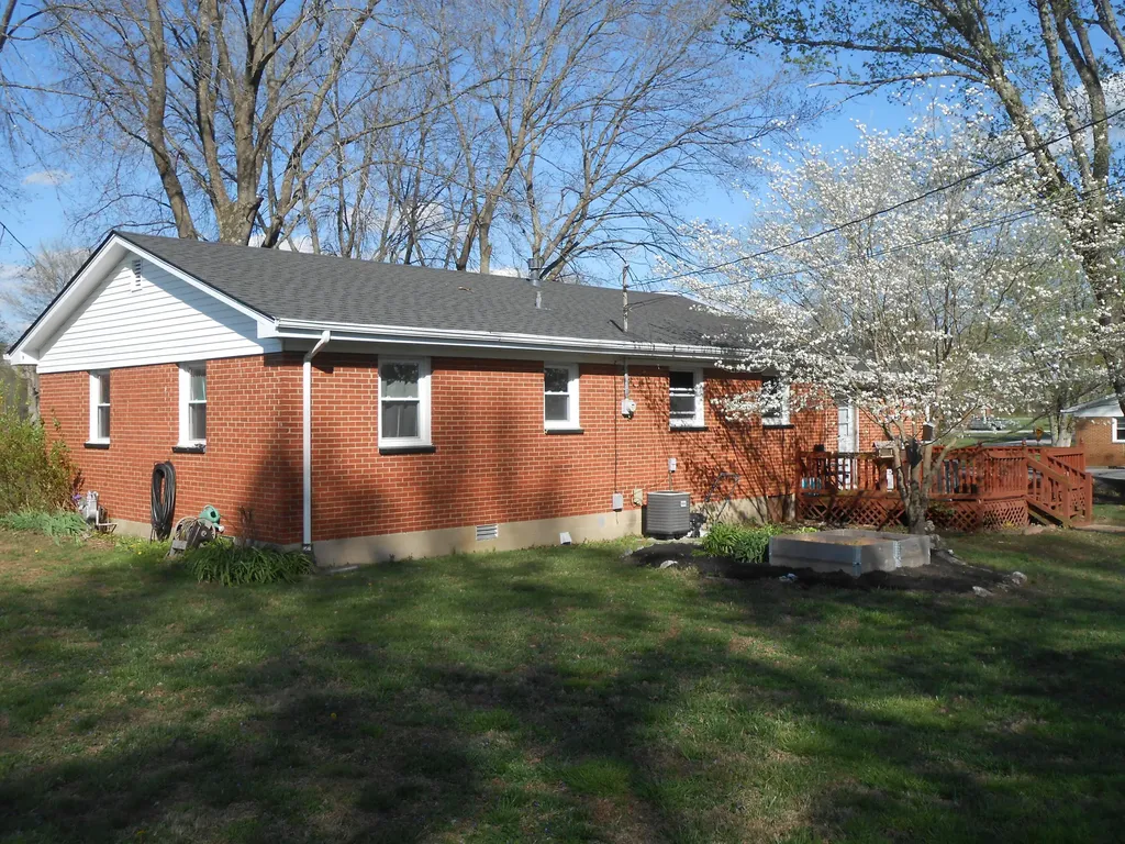 145 Tabor Road Jeffersonville KY 40337