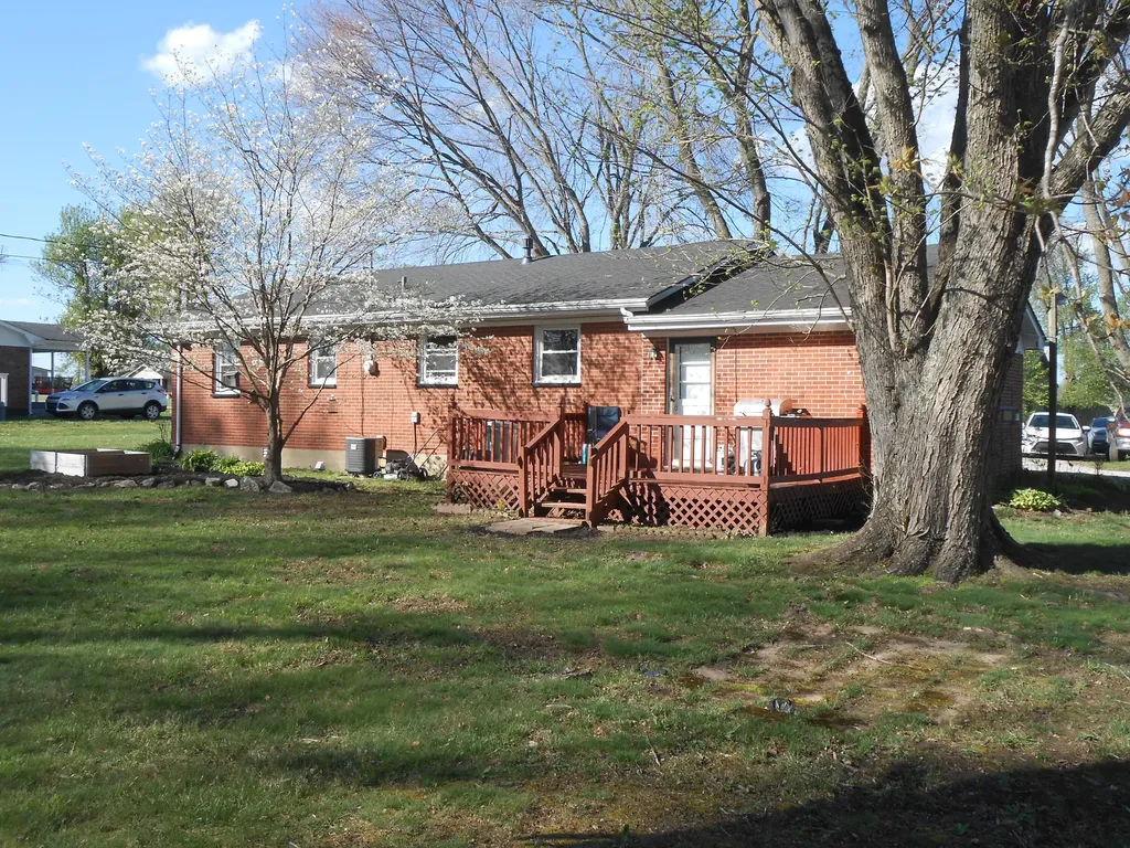 145 Tabor Road Jeffersonville KY 40337