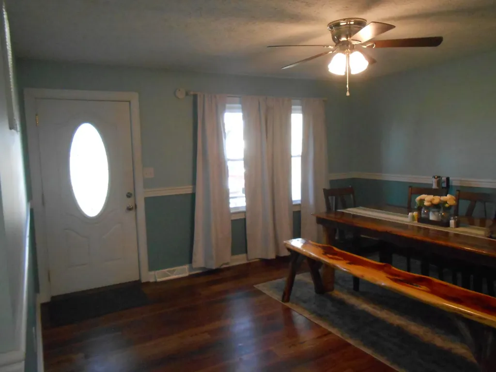 145 Tabor Road Jeffersonville KY 40337