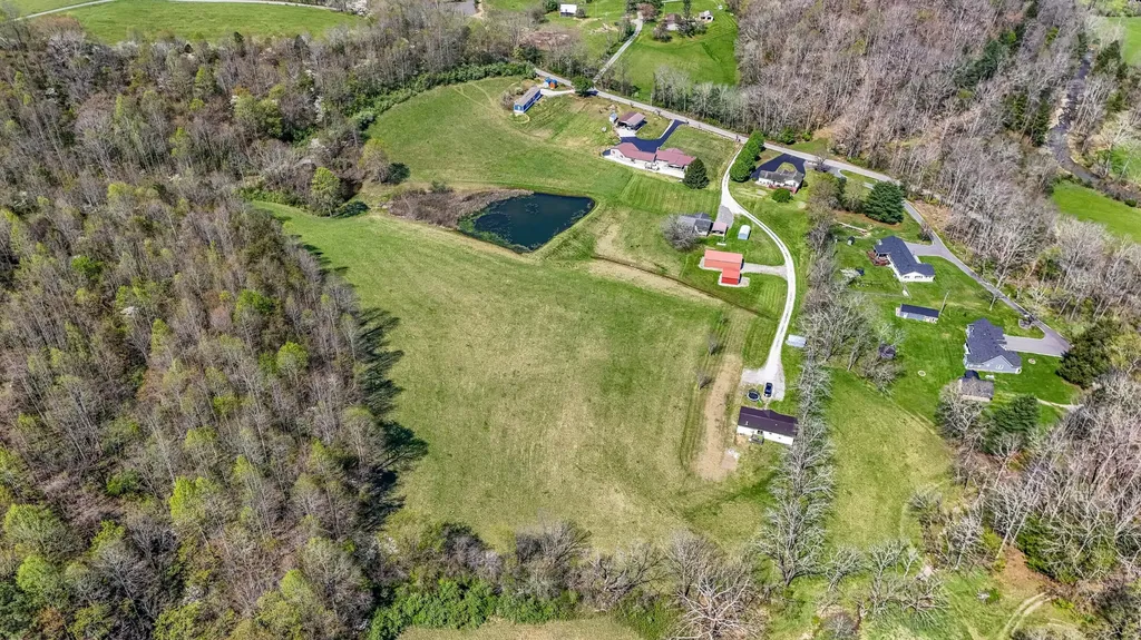 451 Walnut Grove Road Annville KY 40402