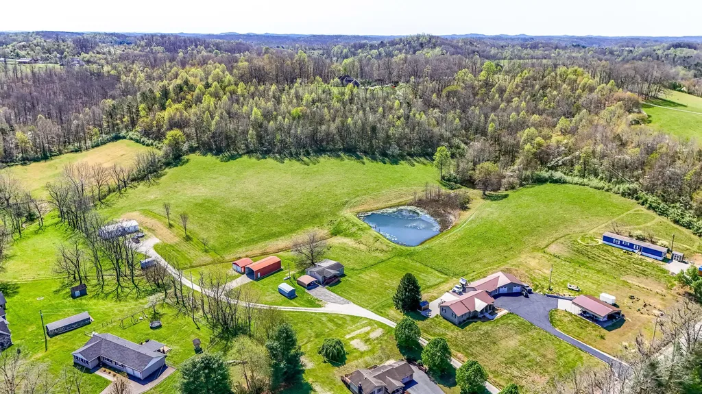 451 Walnut Grove Road Annville KY 40402