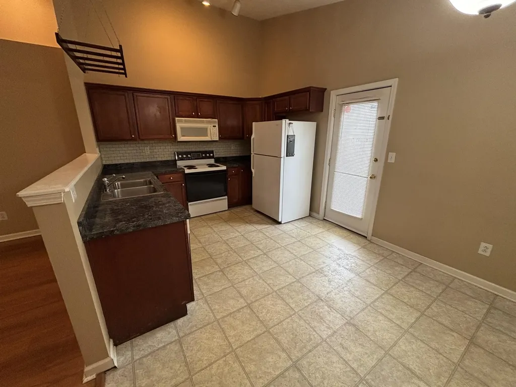 2601 Buck Lane Lexington KY 40511