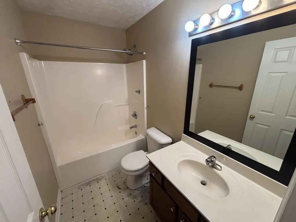2601 Buck Lane Lexington KY 40511