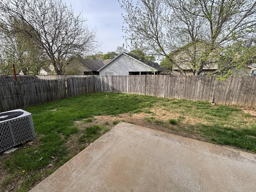 2601 Buck Lane Lexington KY 40511