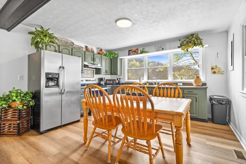 25 Godsey Avenue Whitley City KY 42653