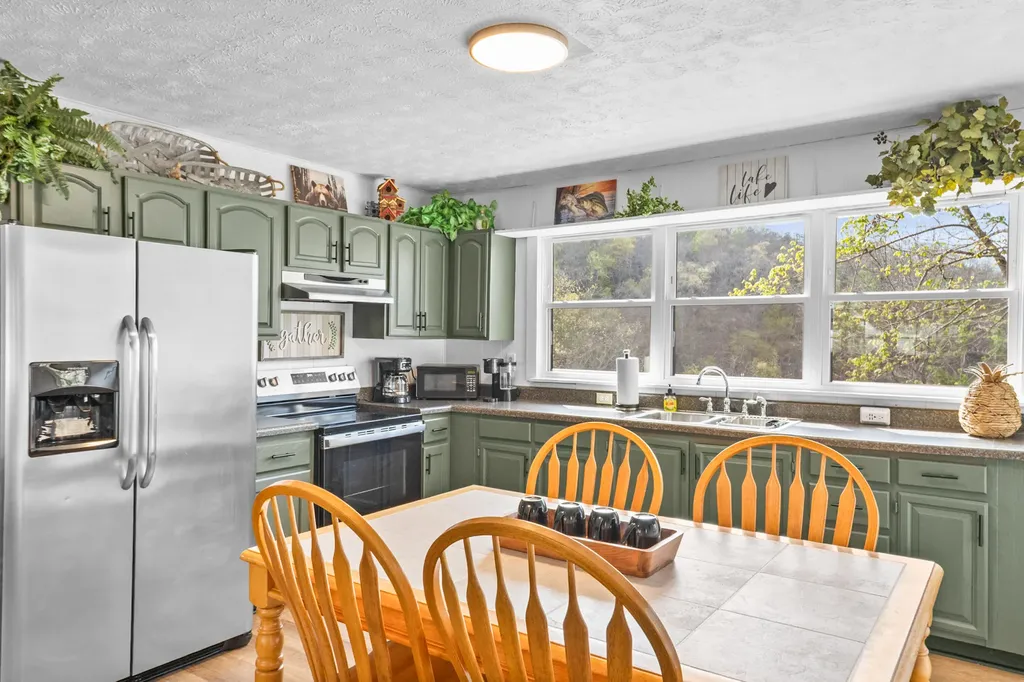 25 Godsey Avenue Whitley City KY 42653