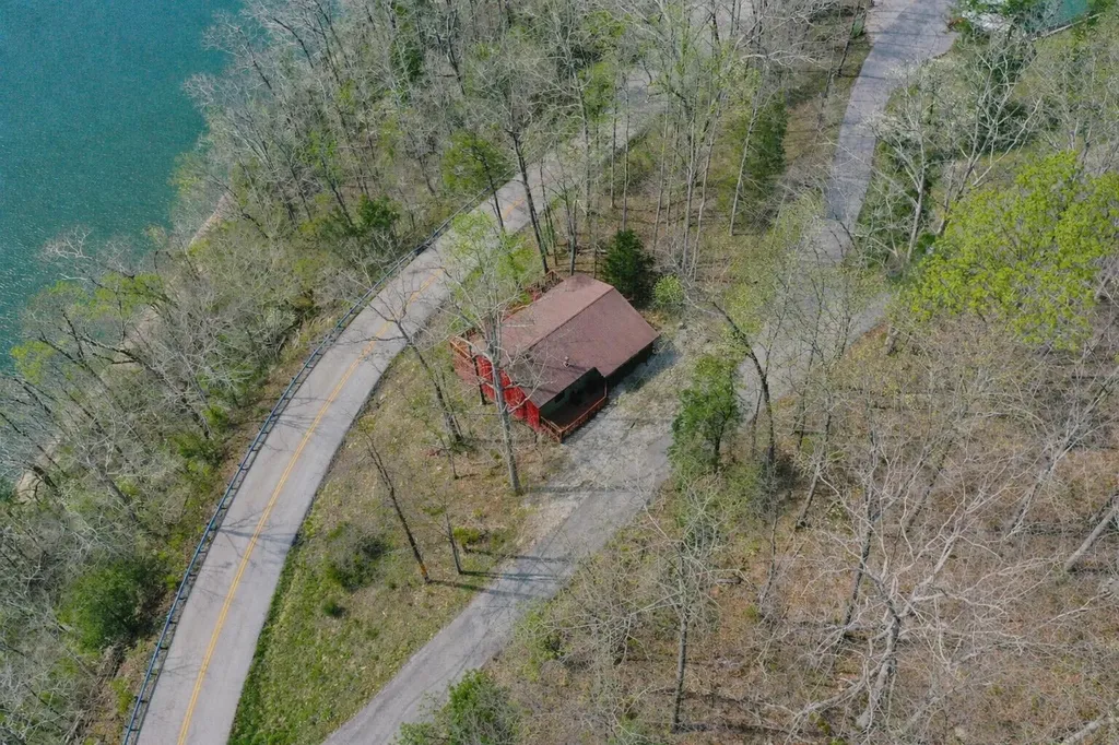 25 Godsey Avenue Whitley City KY 42653