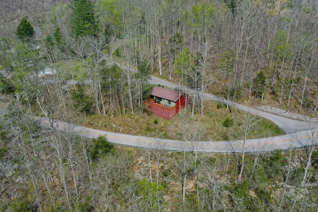 25 Godsey Avenue Whitley City KY 42653