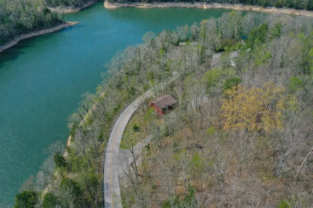 25 Godsey Avenue Whitley City KY 42653