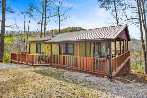 25 Godsey Avenue Whitley City KY 42653
