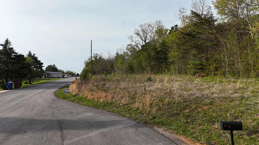 7, 8, 9 Walnut Drive Bronston KY 42518