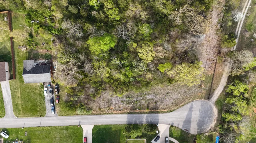 7, 8, 9 Walnut Drive Bronston KY 42518