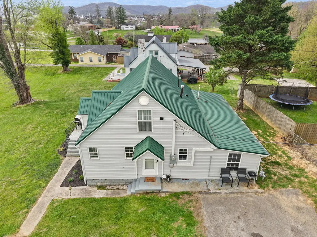31 Cemetery Road Williamsburg KY 40769