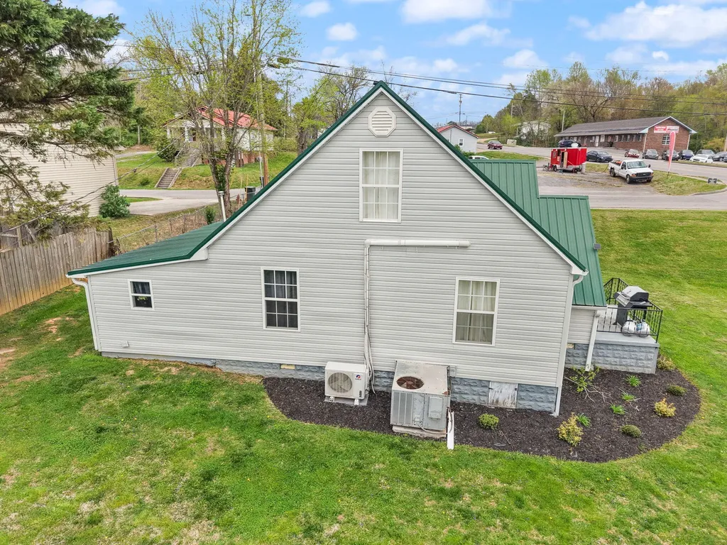 31 Cemetery Road Williamsburg KY 40769