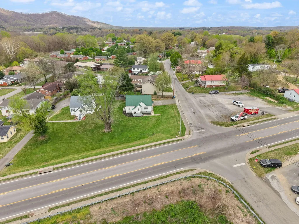 31 Cemetery Road Williamsburg KY 40769