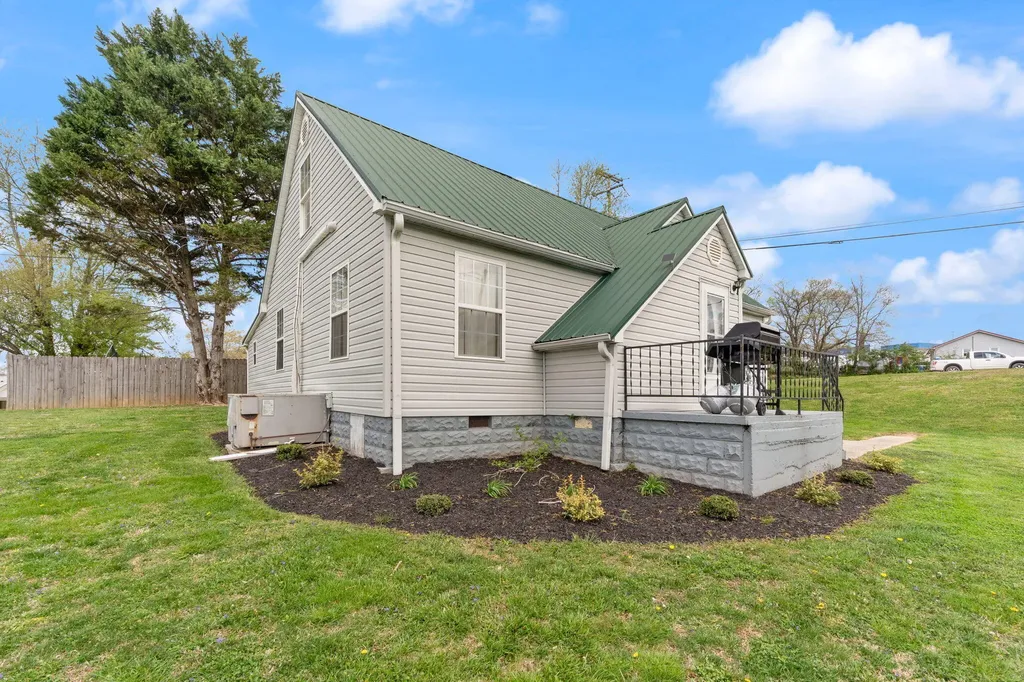 31 Cemetery Road Williamsburg KY 40769