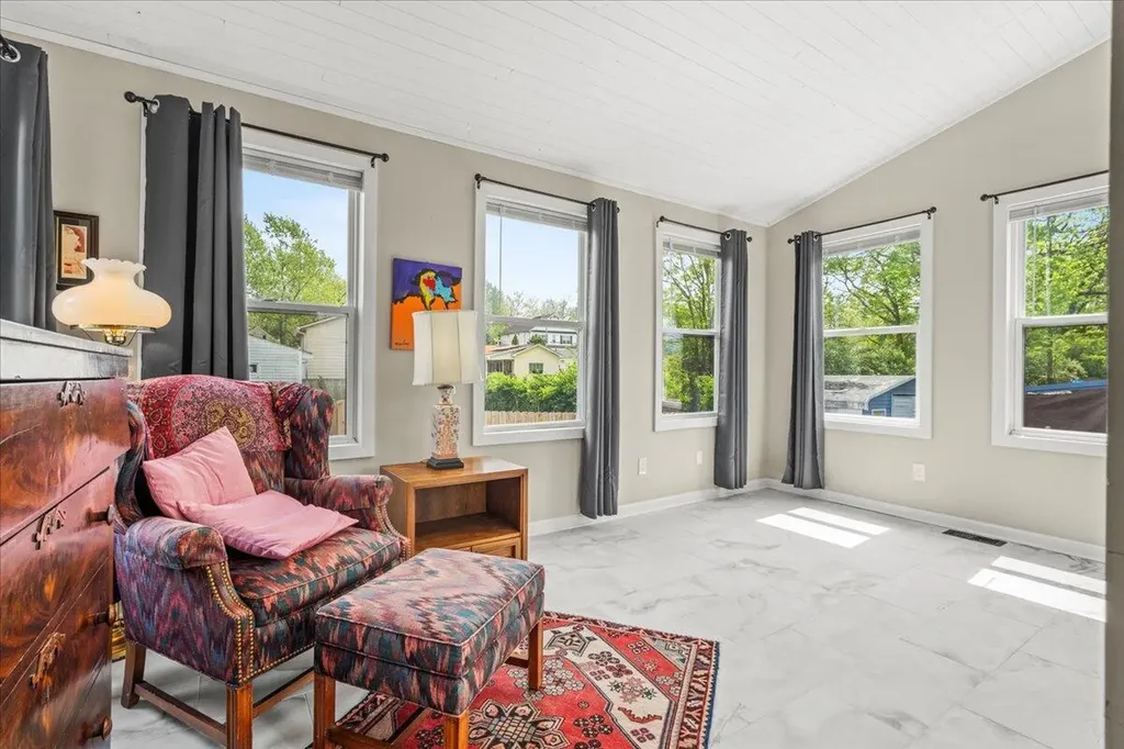 394 Bassett Avenue Lexington KY 40502