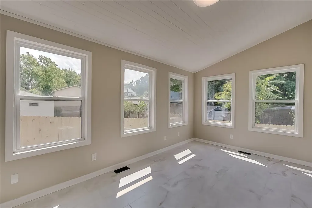 394 Bassett Avenue Lexington KY 40502