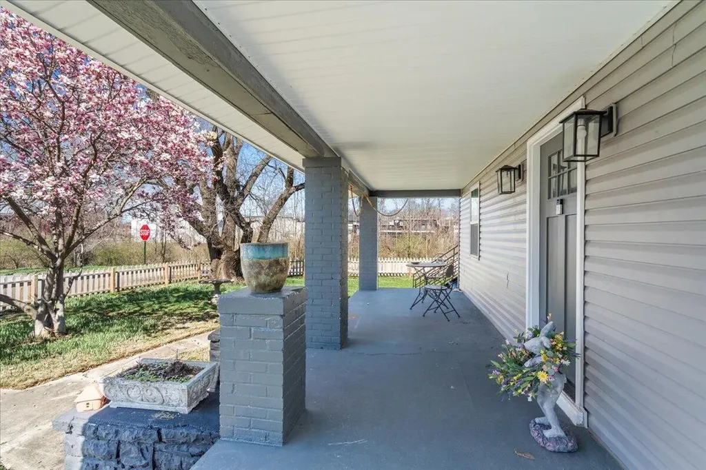 394 Bassett Avenue Lexington KY 40502