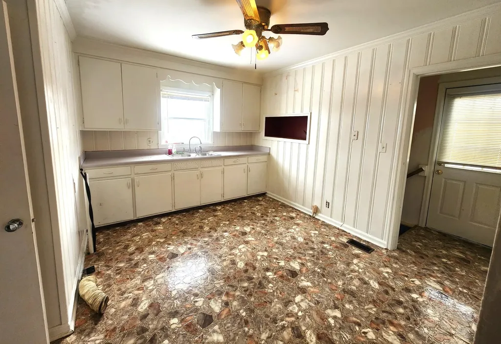 165 S Sunset Lane Harrodsburg KY 40330
