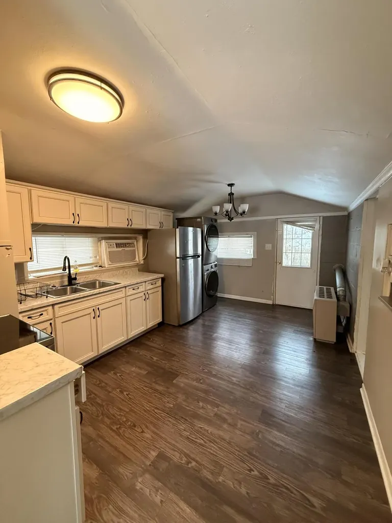 369 Massie Avenue Paris KY 40361