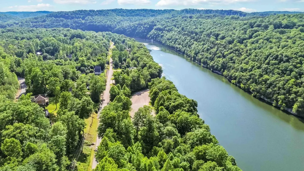 607 Enchanted Forest Way Burnside KY 42519