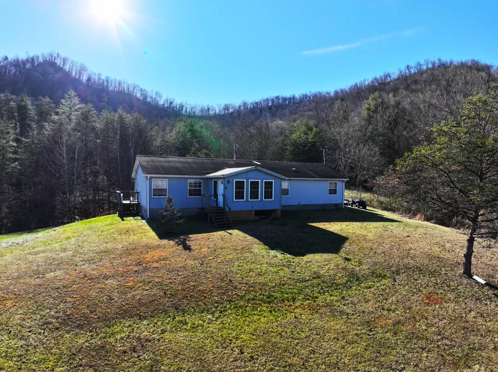 11901 Red Lick Road Irvine KY 40336