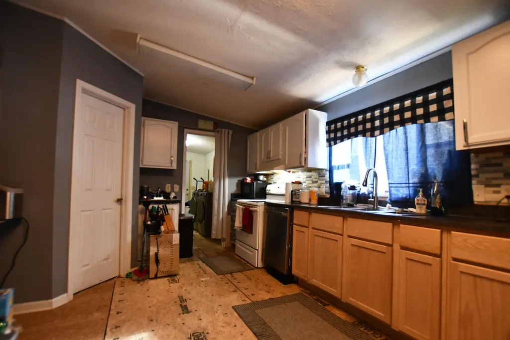 11901 Red Lick Road Irvine KY 40336