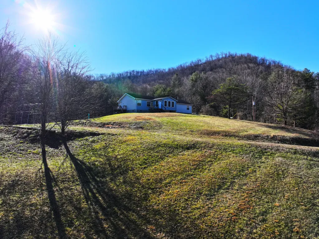 11901 Red Lick Road Irvine KY 40336