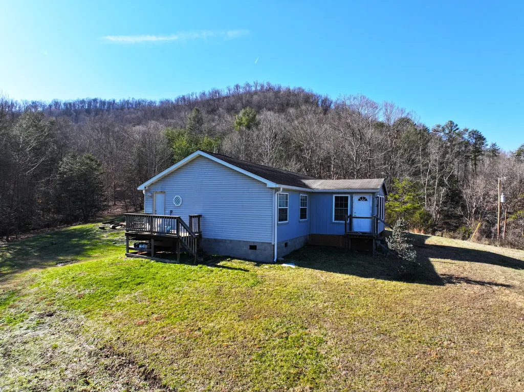 11901 Red Lick Road Irvine KY 40336