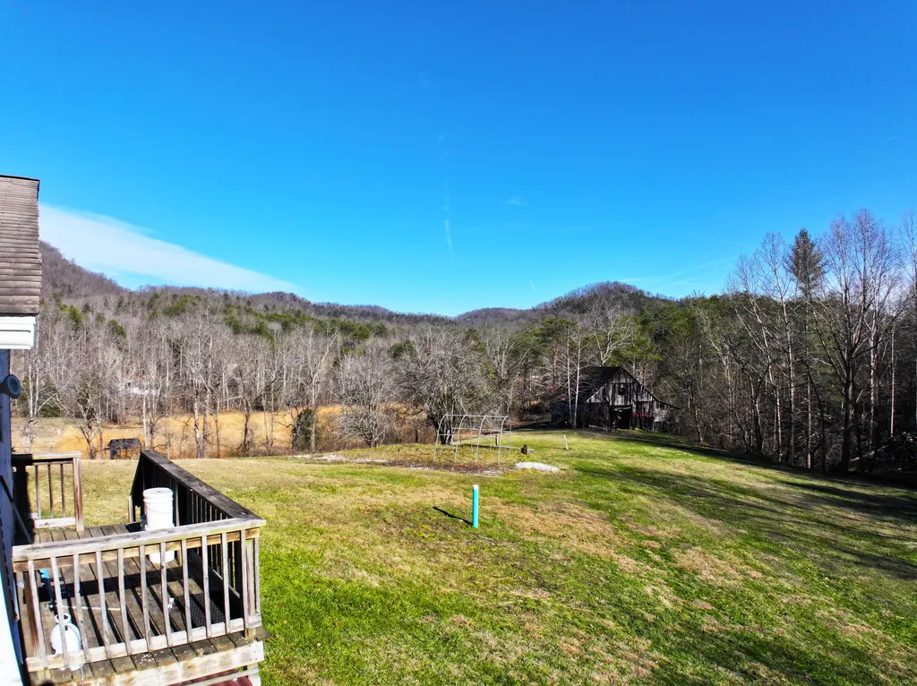 11901 Red Lick Road Irvine KY 40336