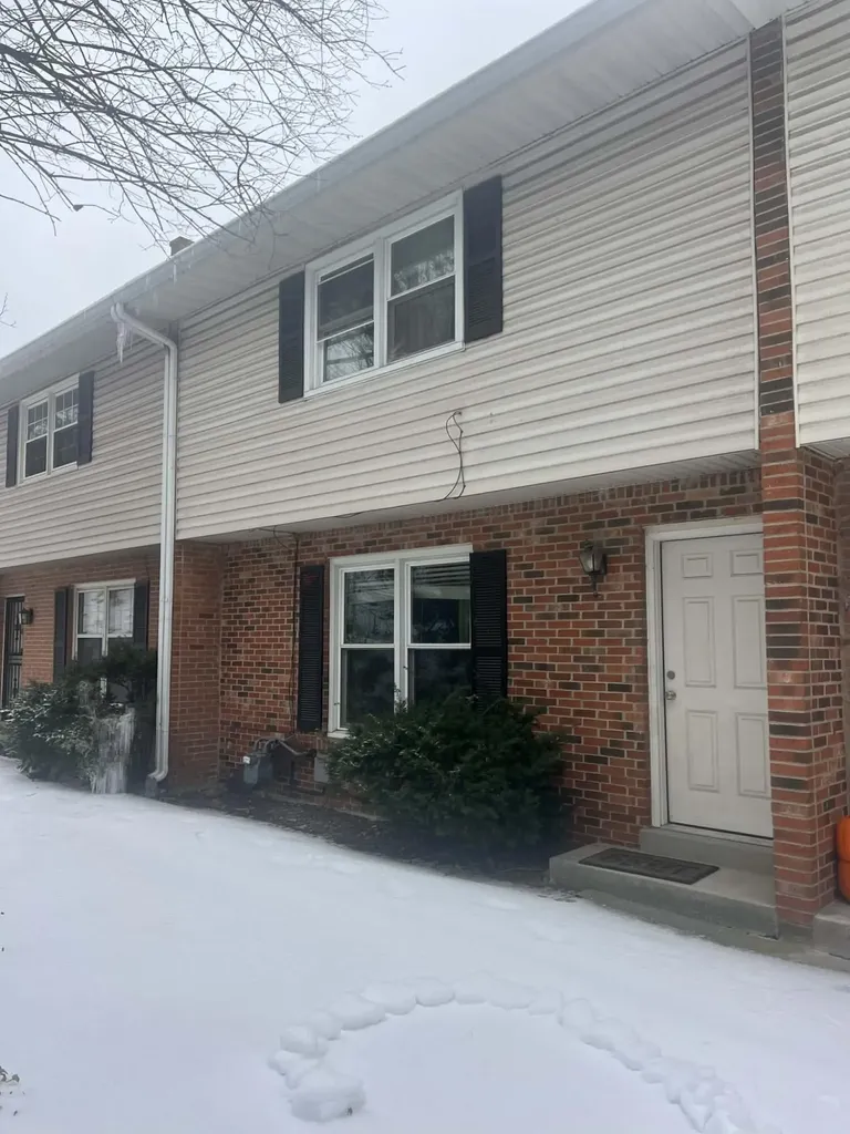 3142 Kirklevington Drive Lexington KY 40517
