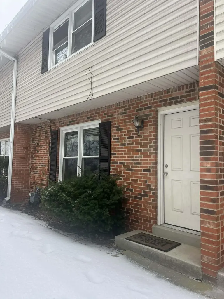 3142 Kirklevington Drive Lexington KY 40517