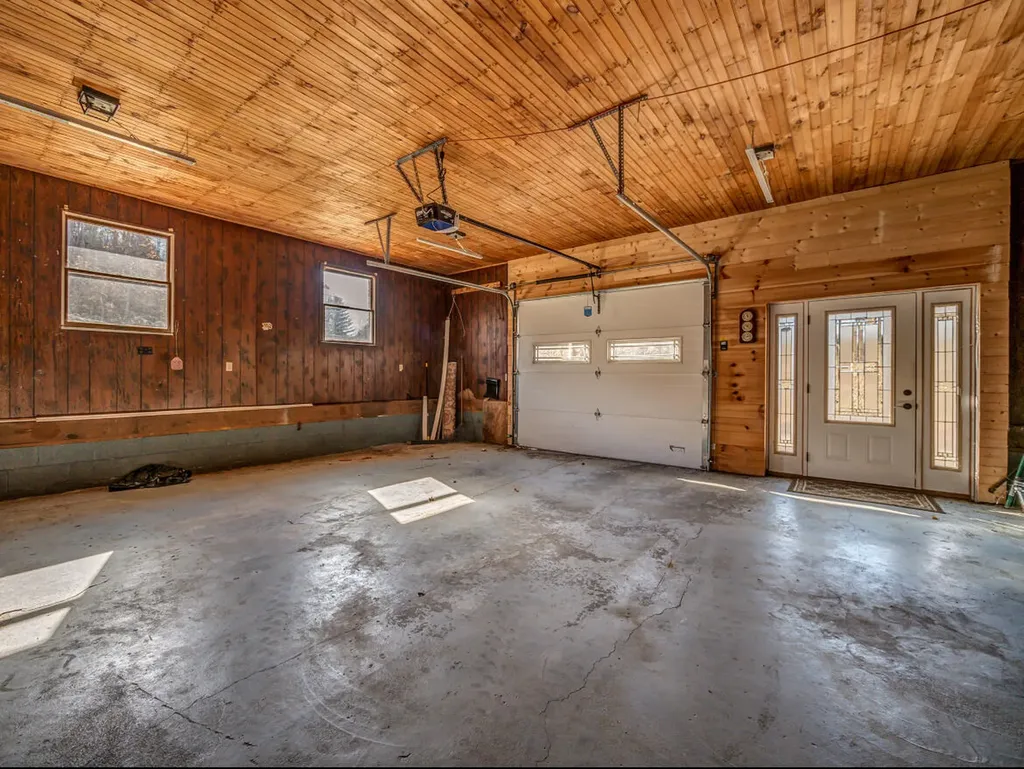 2860 Johnson Fork Salyersville KY 41465