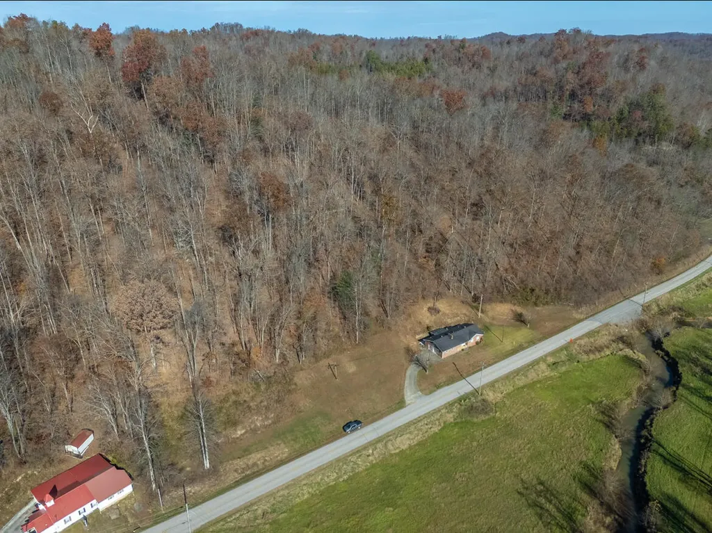 2860 Johnson Fork Salyersville KY 41465