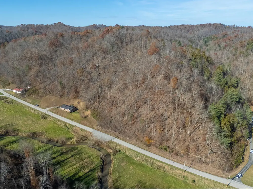 2860 Johnson Fork Salyersville KY 41465